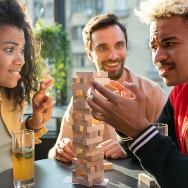 close-up-friends-hanging-out 1